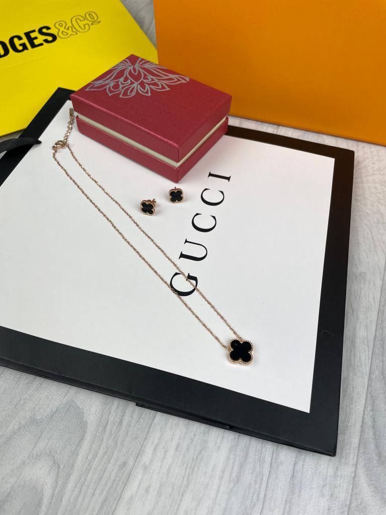 Van Cleef & Arpels Necklace and Ear Ring Set with 4 Colours