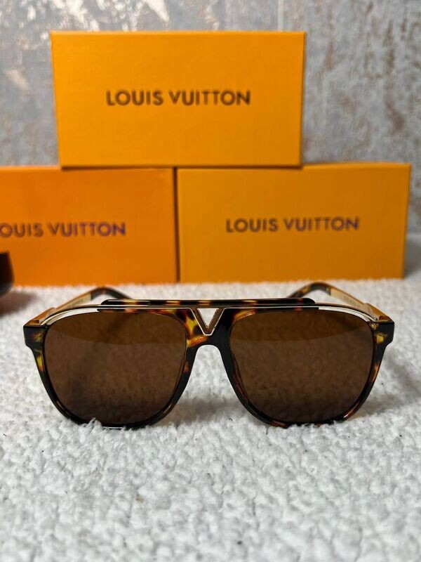 Louis Vuitton Men's Women's Luxury Retro Sunglasses Louis Vuitton Men's Women's Designer Retro Brown Sunglasses Sale UK Man Woman First Copy Fakes Reps Cheap Price Sunglass Men Women 1st Copies Rep 1:1 LV Brand Logo Luxury Fake Replica Plastic Square Frame Eyewear Duplicate 1 to 1 AAA