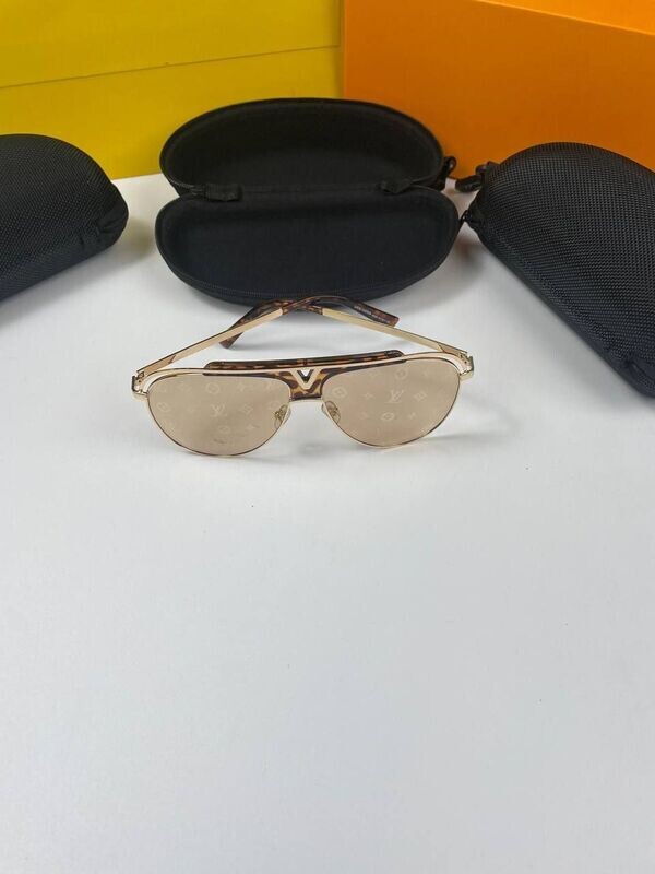 Louis Vuitton Men's Women's LV Metal Sunglasses Louis Vuitton Men's Women's Designer Brown Sunglasses Fake Sale UK Man Woman First Copy Replica Gold Metal Sunglass Luxury Cheap Price Eyewear Men Women Fashion Aviator Frame 1st Copies Rep 1:1 AAA LV Brand Logo Fakes Reps Duplicate 1 to 1
