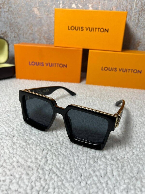 Louis Vuitton Men's Women's Designer Blue Sunglasses Reps Sale UK Man Woman First Copy Fakes Luxury Replica Cheap Price Sunglass Men Women 1st Copies Eyewear Rep 1:1 LV Brand Glasses Plastic Square Frame Fake AAA Duplicate 1 to 1 