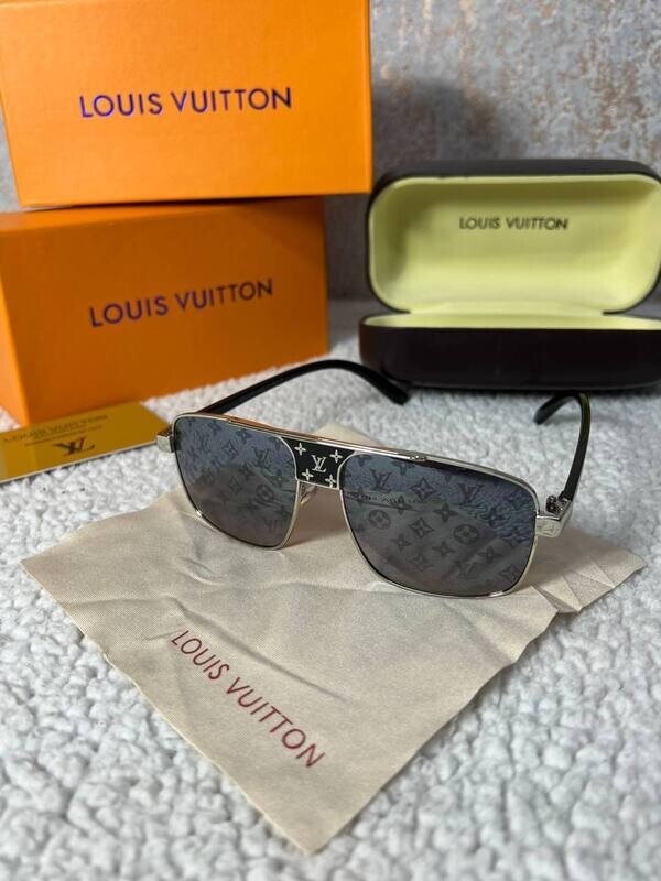 Louis Vuitton Men's Women's LV Brand Logo Grey Sunglasses Sale UK Man Woman First Copy Fake Rep Cheap Price Fakes Reps Sunglass Men Women 1st Copies Replica Luxury Plastic Rectangular Frame Eyewear 1:1 Designer Glasses 1 to 1 AAA