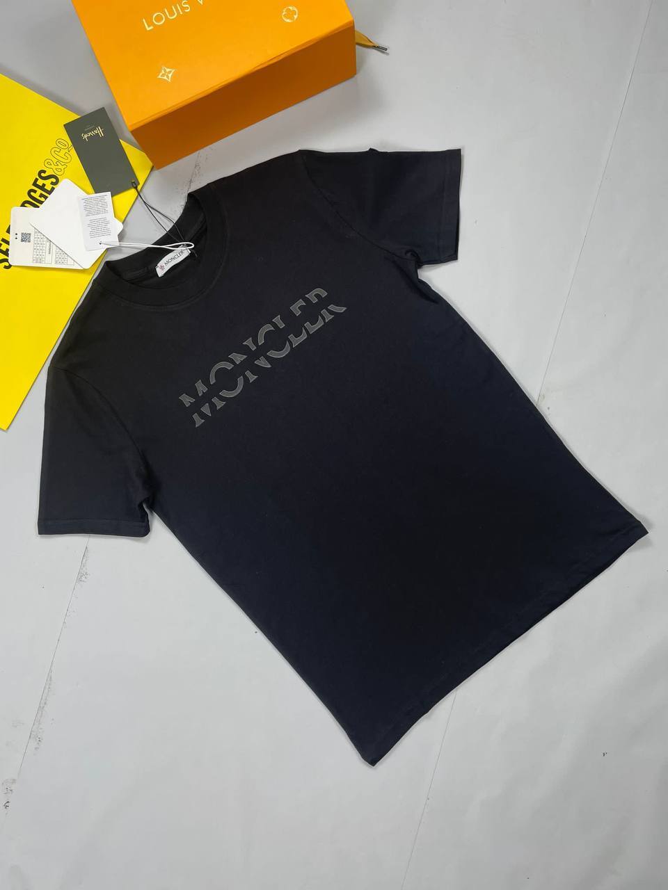 Moncler Men Women Replica T-shirts Iconic Reps Logo Men's Women's T Shirts Half Sleeve Cotton Tshirts Rep Round Neck Luxury Fake First Copy Tee Shirt Cheap Tshirt Black Navy Blue White T-shirt Sale UK