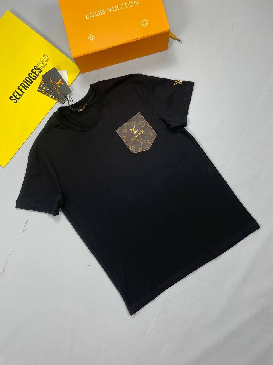 Louis Vuitton Men's Women's LV T-shirt Black White Designers AAA Sale UK Man Woman First Copy Reps Cheap Price T-shirts Fake Replica Tee Shirt Brand Logo Rep Fakes T Shirts 1:1 Men Women 1st Copies Tshirt Unisex Luxury Tshirts Duplicate Tees