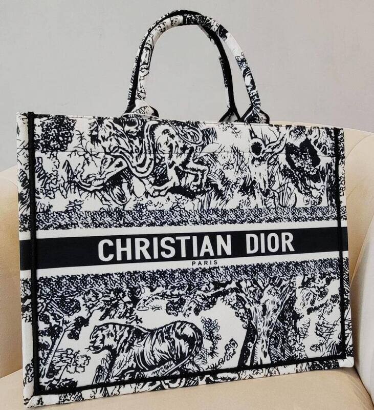 Christian Dior Cheaper Leather Replica Handbags Lady Women 
Embroidery Tigers Bags Fake Small Cheap Rep Woman Reps Womens Women's First Copy Logo Party Best Handbag Formal Girls Bag Large Book Tote Design Graphics  
