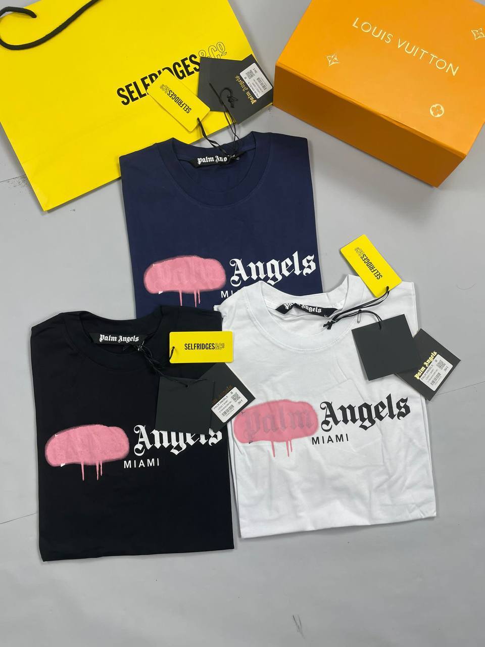 Palm Angels Men's Women's Pink Spray Black Navy Blue White T-shirts Fakes Reps Sale UK Men Women First Copy Replica Designer T-shirt Cheap Price Fake Rep T Shirts 1:1 Luxury Tee Shirt Man Woman Tshirts 1st Copies PA Brand Logo Tshirt 1 to 1 AAA Duplicate