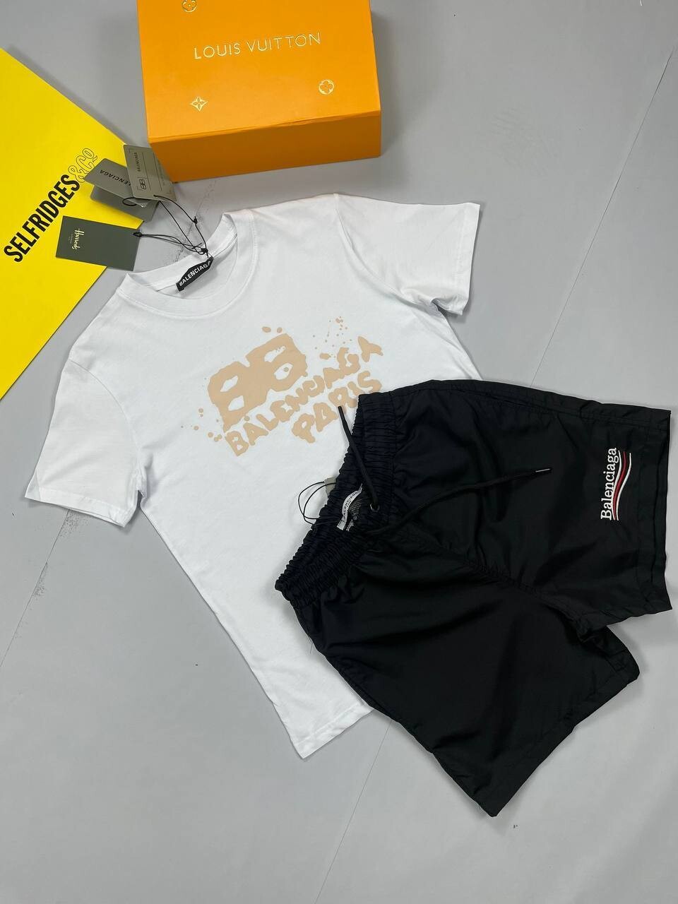 Balenciaga Men's Designer White T-shirts Black Shorts Sets Fakes Sale UK Men First Copy Replica BB Paris Crewneck Tshirts Short Sets 1st Copies Cheap Price Reps Man 1:1 T Shirts Swim Cargo 1 to 1 Fake Rep Luxury Brand Logo AAA Duplicate