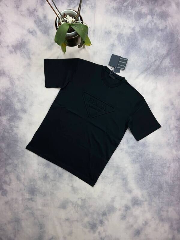 Prada Milano Half Sleeves Logo T-shirt Prada Milano Men's Women's Designer Reps AAA Black T-shirt Sale UK Man Woman First Copy Fakes T-shirt Men's Women's Rep Cheap Price Luxury Tee Shirt 1st Copies Tshirts 1:1 Brand Logo 1 to 1 Tshirts Fake Replica T Shirts Duplicate