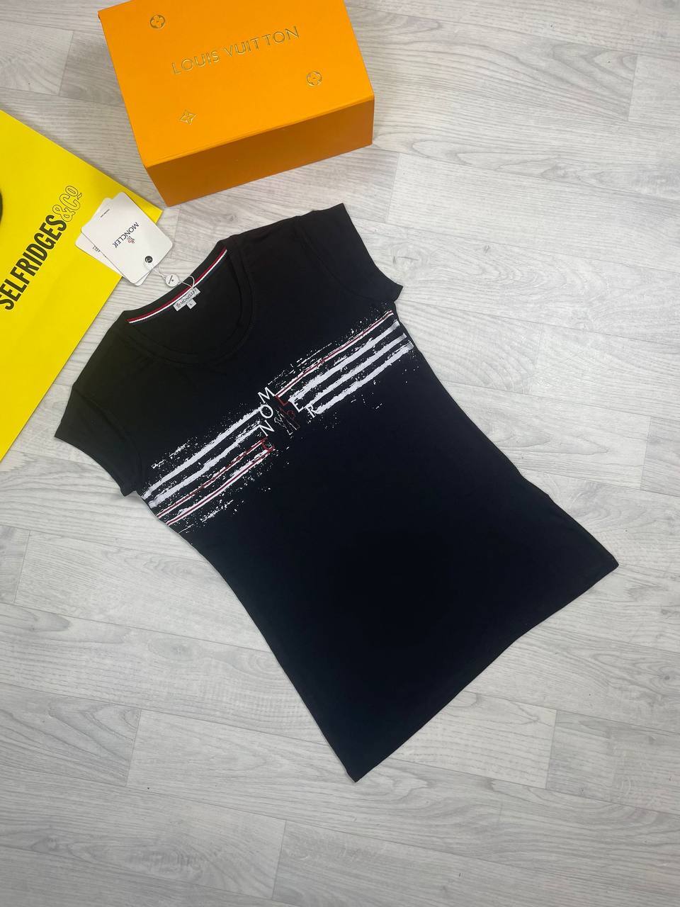 Moncler Women Replica T-shirt Half Sleeve Ladies T-shirts Cotton Stripe Highlight Logo Women's Rep Tshirts T Shirt Fake Round Neck Cheap First Copy Reps Tee Shirts Designer Tshirt Black White Sale UK