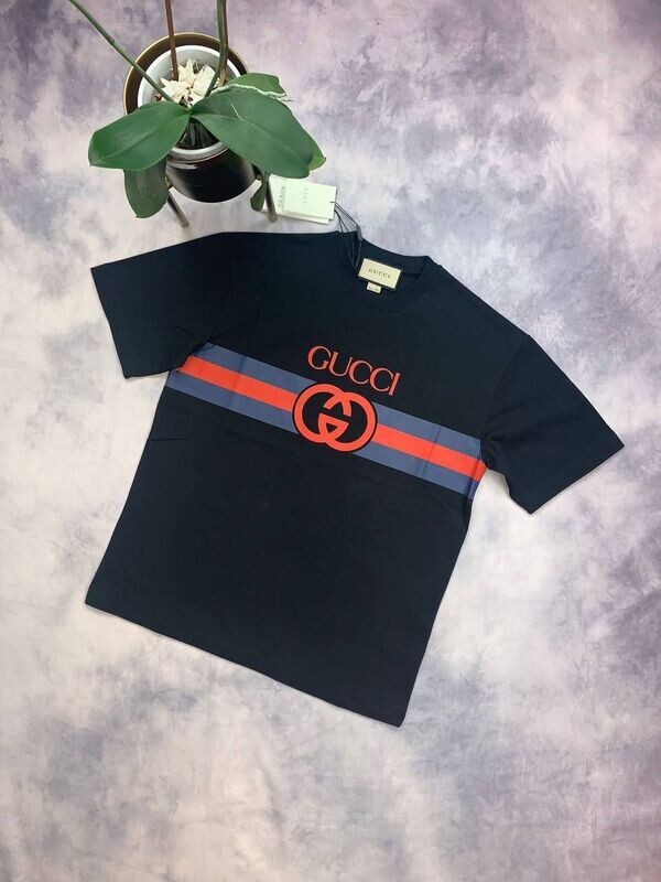 Gucci Interlocking GG T-shirt Black Color Gucci Interlocking GG Men's Women's Reps AAA Black T-shirt Sale UK Men Women Replica First Copy Tee Shirts Unisex Cheap Price T-shirts Fake Rep Man Woman Brand Logo Designer Double G Cotton Stripe T Shirt 1st Copies Luxury Tshirts