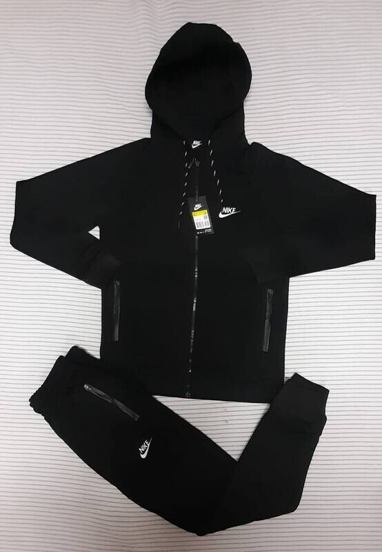 Nike Tracksuit with Zipper Pockets in 2 Colors Nike Tracksuit with Zipper Pockets in 2 Colors