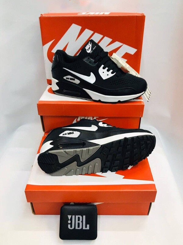 Nike Air Max 90 Essential Men's Shoe Black White Trainers UK