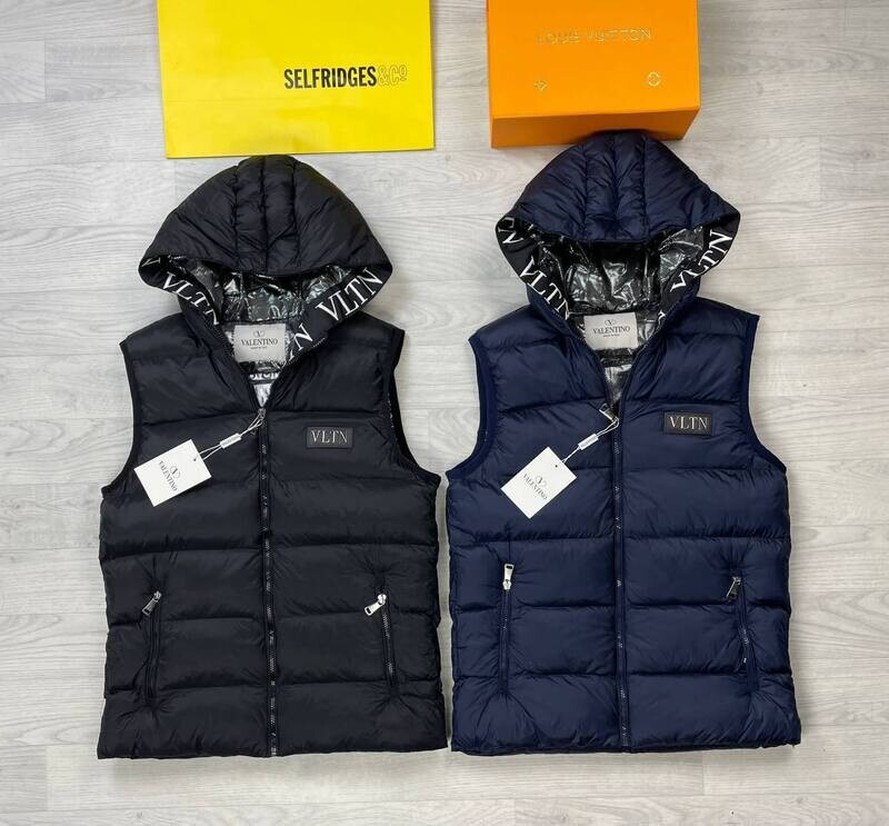 VLTN In Black And Navy Blue Colors 
Valentino Warmer Jacket Cheaper Half Sleeves Replica For Men
Sleeve  Warmers Jackets  Fake Cheap Rep Woman Reps Mens Womens Men's Women's First Copy Logo Best Print Oversized Winter Discount Sale Design Fitted Zip Pocket

