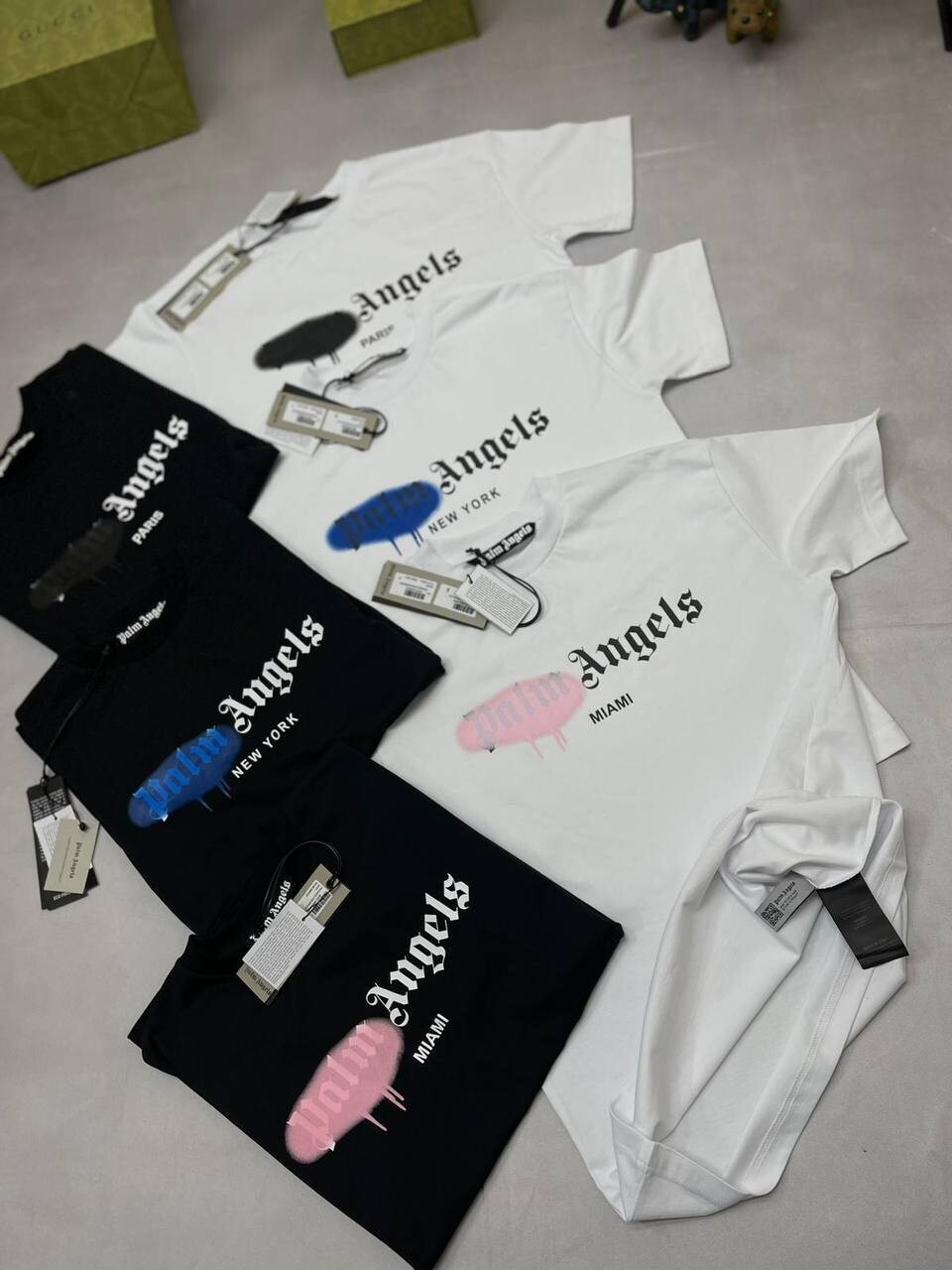 Palm Angels Men's Women's Spray Black White T-shirts Fakes Reps Sale UK Men Women First Copy Replica Designer T-shirt Cheap Price T Shirts 1:1 Designer Tee Shirt Man Woman Tshirts 1st Copies Fake Rep PA Brand Logo Tshirt 1 to 1 AAA Duplicate