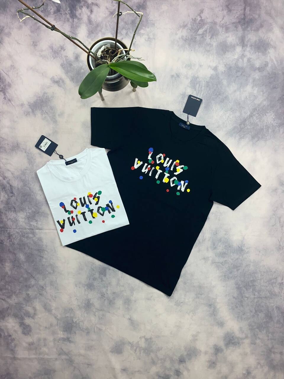 Louis Vuitton Men's Women's Designer Black White T-shirt AAA Rep Sale UK Man Woman First Copy Replica Cheap Price Reps Tee Shirts LV Fake Brand Logo T-shirts Unisex Luxury Tshirts Fakes Men Women T Shirt 1:1 Tshirt 1st Copies Duplicate