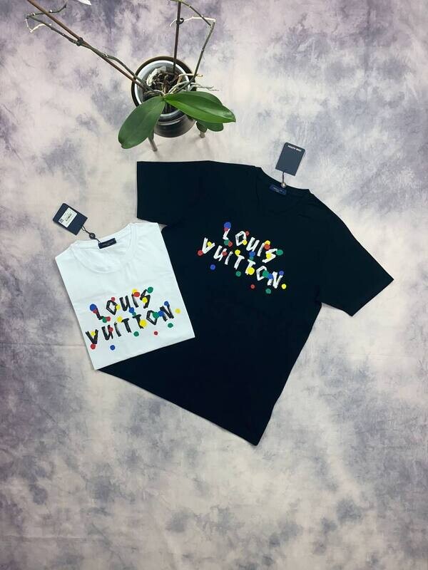Louis Vuitton Men's Women's T-shirt Louis Vuitton Men's Women's Designer Black White T-shirt AAA Rep Sale UK Man Woman First Copy Replica Cheap Price Reps Tee Shirts LV Fake Brand Logo T-shirts Unisex Luxury Tshirts Fakes Men Women T Shirt 1:1 Tshirt 1st Copies Duplicate