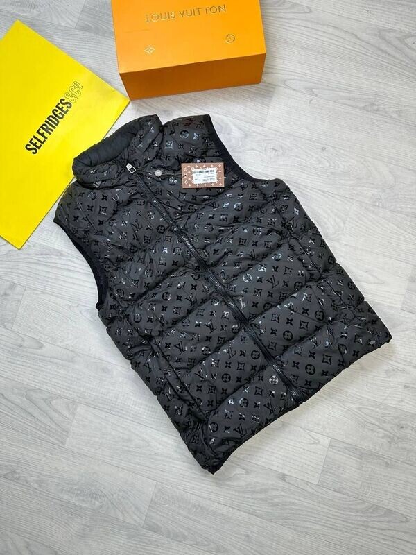 Louis Vuitton Men's Women's Black Bodywarmer Fake Reps AAA Sale UK Man Woman First Copy Cheap Price Replica Luxury Bodywarmers Men Women Designer Rep 1st Copies Fashion Puffer Jackets 1:1 LV Brand Logo 1 to 1 Fakes Duplicate