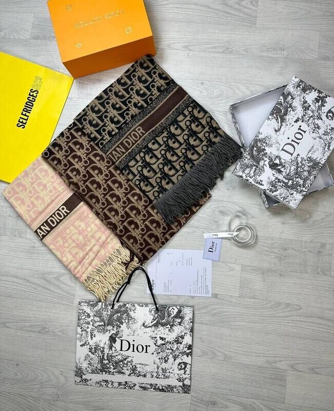 Christian Cheaper Graffiti Scarf Replica Scarfe’s For WomenIn Brown & Multicolors
Dior Scarfes Fake Cheap Rep Woman Reps Womens Women's First Copy Printed Fabrics Logo Summer Best Muslim Discount UK Long Autumn Scarves Stuff Oblique Scarf
