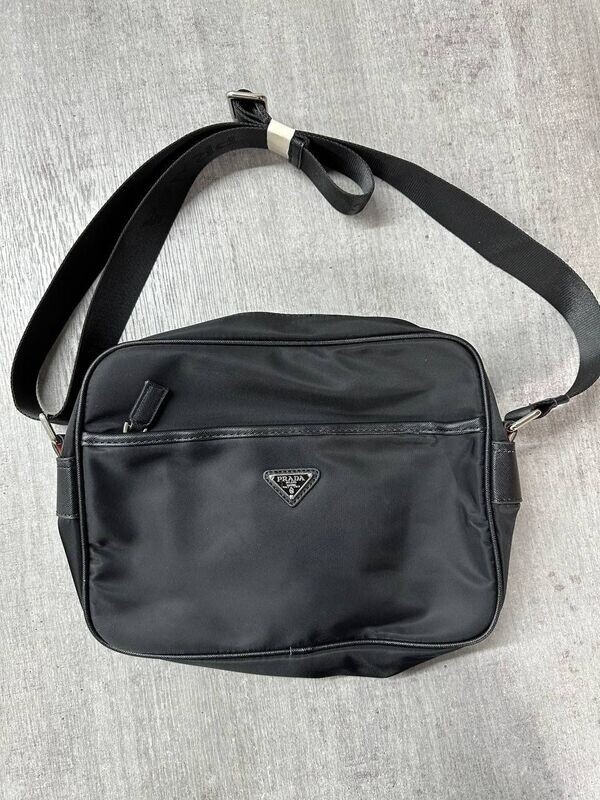 Prada Milano Saffiano Leather Messenger Bag Prada Milano Men's Designer Black Messenger Bags Fake Reps Sale UK Men First Copy Replica Saffiano Shoulder Leather Bag Man Cheap Price Fakes Rep 1st Copies Crossbody Nylon Minibag 1:1 Brand Logo 1 to 1 Luxury Purse AAA Duplicate