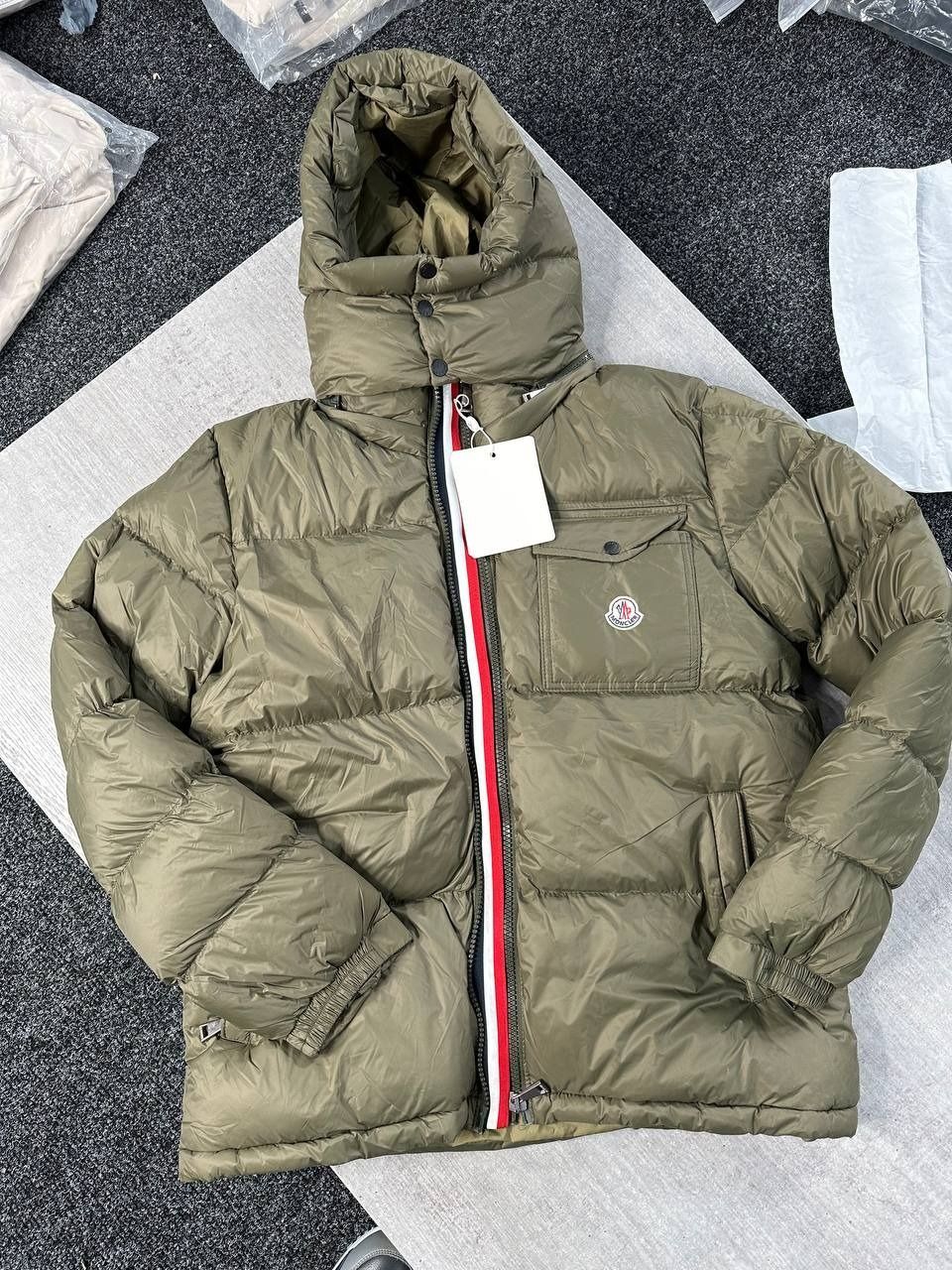 Moncler Men Women Puffer Hooded Quilted Jackets Replica Coat Flannels Men's Women's Winter Rep First Copy Long Sleeve Fake Waterproof Padded Reps Bodywarmer Zip Pocket Red Cheap Sale UK