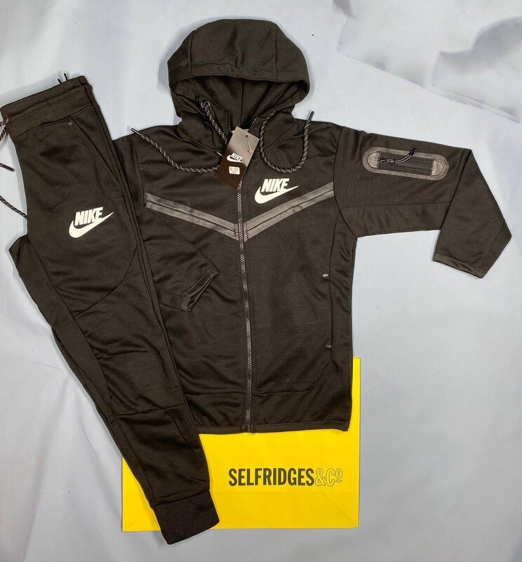 Nike Kids Tracksuit with Hoodie in 4 Colors Nike Kids Tracksuit with Hoodie in 4 Colors