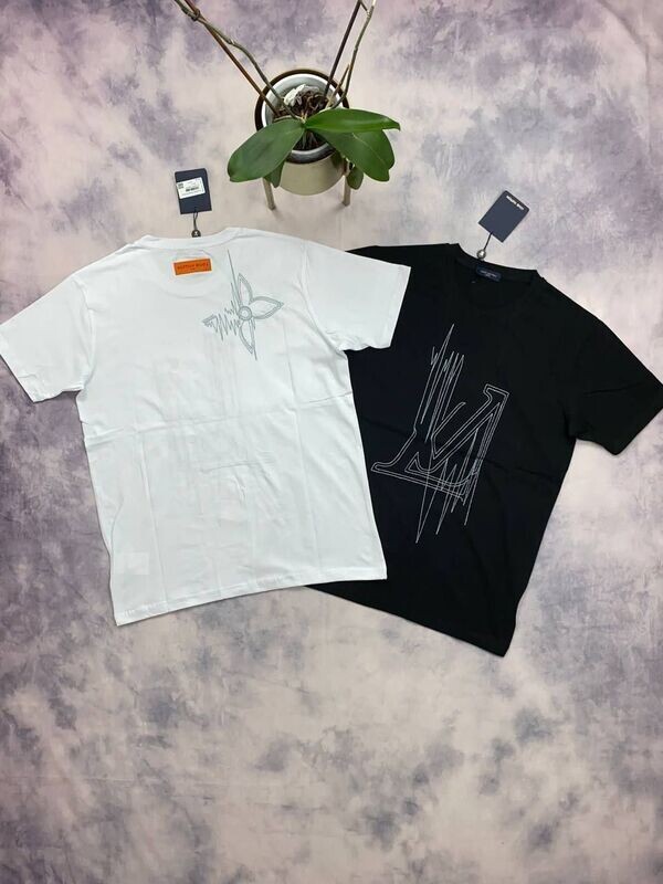 Louis Vuitton Men's Women's Frequency T-Shirt Louis Vuitton Men's Women's Frequency T-shirt Black White Rep AAA Sale UK Man Woman First Copy Replica Cheap Price Reps T-shirts 1:1 Fake Tshirt Luxury Cotton Fakes Tshirts Unisex Men Women Tee Shirt LV Brand Logo T Shirts 1st Copies Graphic Tees
