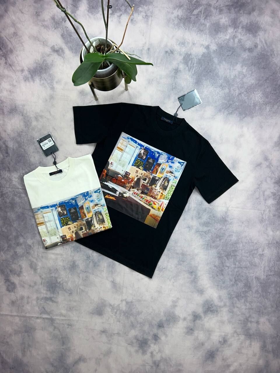 LV T-shirts in 2 Different Colors