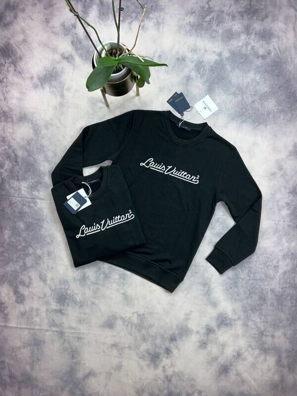 Louis Vuitton Men's Women's Logo Jumpers Louis Vuitton Men's Women's Luxury Black Jumpers Fake Reps Sale UK Men Women First Copy Replica Jumper Man Woman Cheap Price Fakes Rep Knitwear 1st Copies 1:1 Designer Sweatshirts LV Brand Logo 1 to 1 Crew Neck Sweaters AAA Duplicate