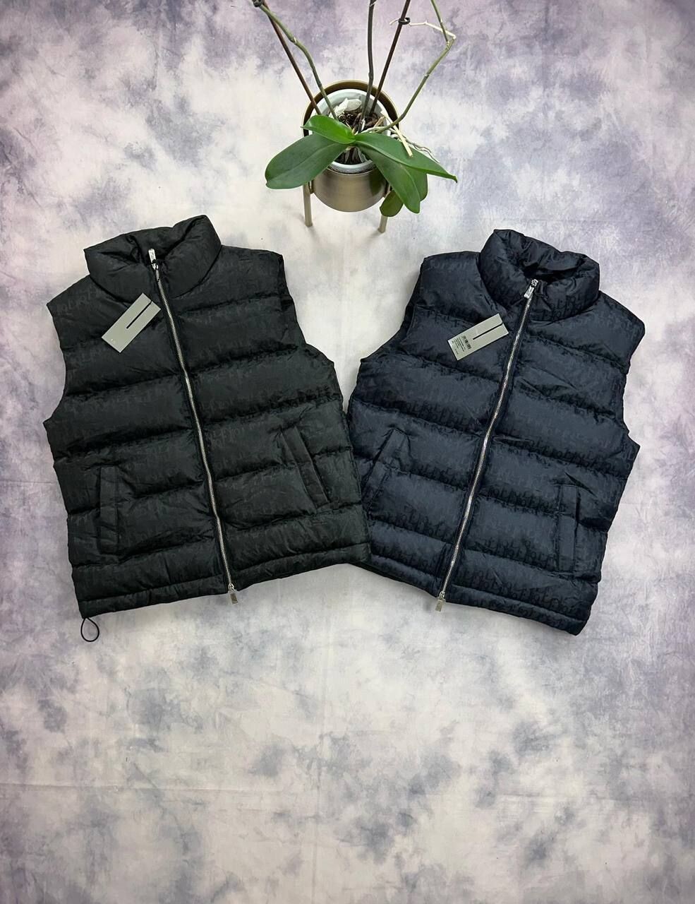Dior Jacquard Style Cheaper Jacket Coat Replica For Men Down Vest Black & Navy Blue
Nylon Padded Jackets Hoodies Hoody Hoodie Coats Foam Fake Cheap Rep Men’s Reps Womens Mens Women's First Copy Spring Logo Winter Oblique Gilets Plain Hooded 
