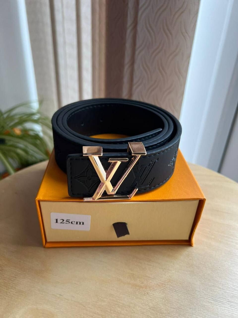 Louis Vuitton Men's Women's Designer Supreme Black Belt Rep Sale UK Men Women First Copy Cheap Price Leather Waist Belts Man Woman Fake Replica 1st Copies Reps 1:1 Luxury LV Brand Logo Original Fakes Gold Buckle 1 to 1 AAA Duplicate 