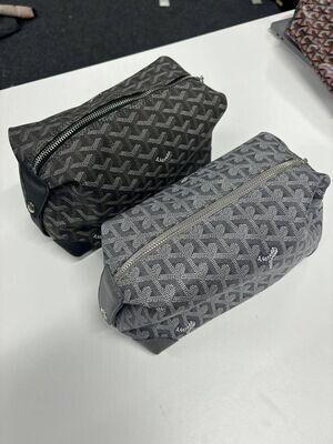 Grey and Black Gucci Cheaper Leather Replica Zipper Bags For Women Mens
GG Goyard Toiletry Fake Cheap Rep Woman Reps Womens Women's First Copy Logo Best Dust Zipper Pocket Crescent Hand Bag Mini Buckle Closures Stylish Dusbag Men's Cosmetics Travel 
