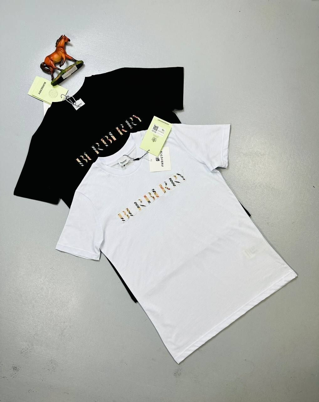 BURBERRY T-SHIRT in 2 Colors