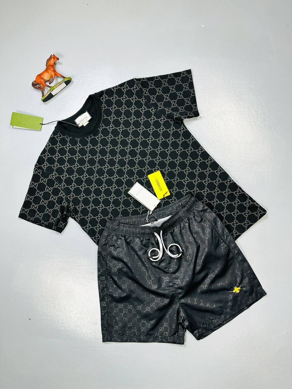 Gucci Men's Logo Printed T-Shirt Swim Short Bee Sets, T-shirt Colors: Black