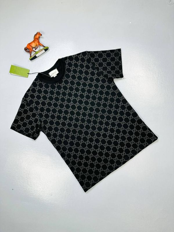 Gucci Men's Women's Fake Replica T-shirt Black Sale UK Man Woman Rep Tee Shirts Cheap Price T-shirts Mans Womans First Copy T Shirt Reps Unisex Tshirts GG Brand Logo 1st Copies Half Sleeves Tshirt Cheaper Prices AAA

