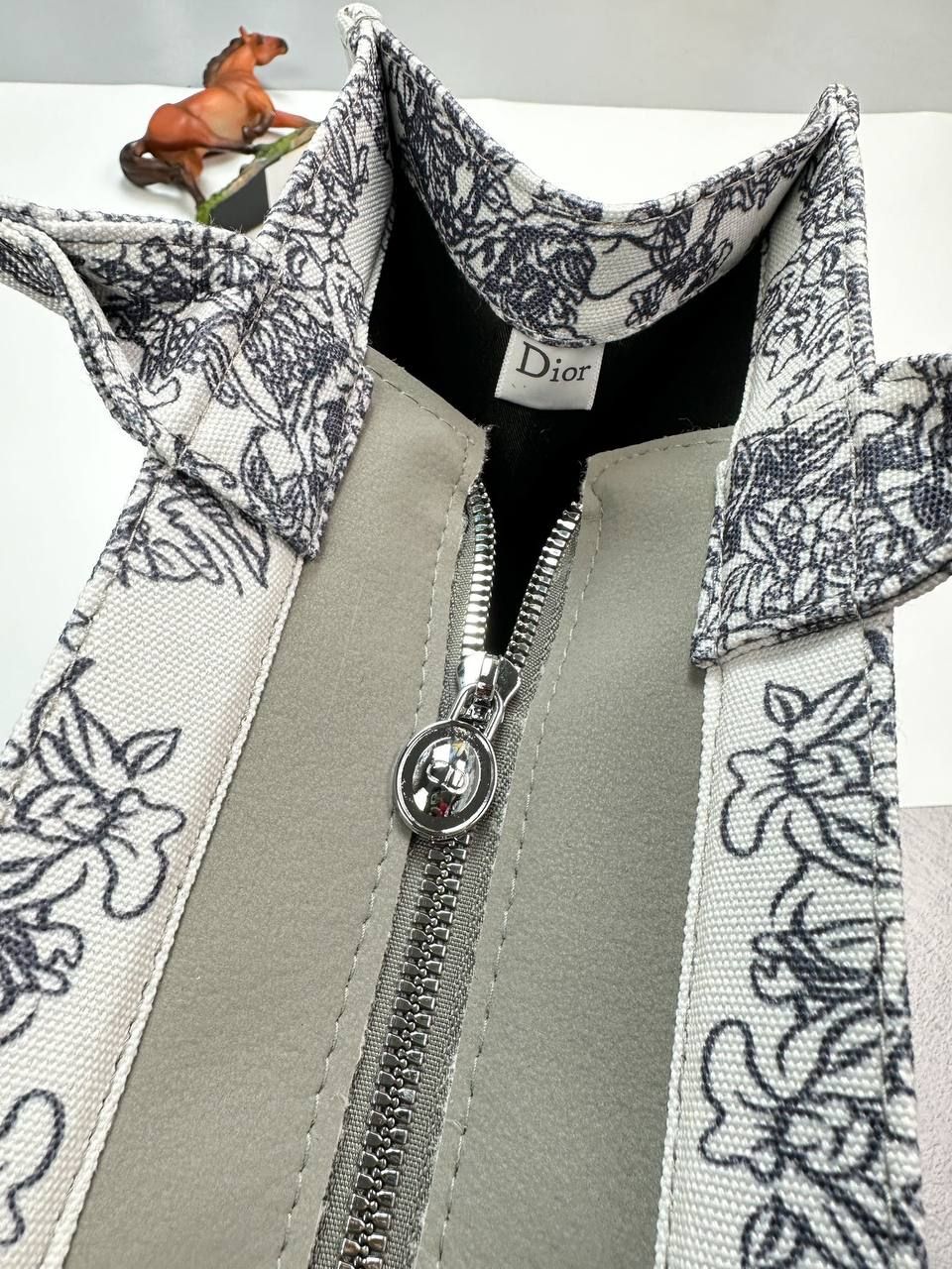 Christian Dior Cheaper Leather Replica Handbags Lady Women 
Dust Bag Embroidery Ecru Bags Fake Small Cheap Rep Woman Reps Womens Women's First Copy Logo Party Best Handbag Formal Girls Bag Big Large Book Tote Design
Grey Christian Dior Cheaper Leather Replica Handbags Lady Women 
Dust Bag Embroidery Ecru Bags Fake Small Cheap Rep Woman Reps Womens Women's First Copy Logo Party Best Handbag Formal Girls Bag Big Large Book Tote Design
