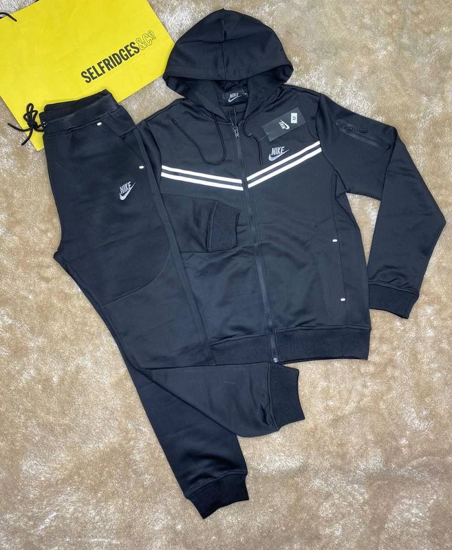 Nike Men Tech Fleece Tracksuit in 3 Different Colors Nike Men Tech Fleece Tracksuit in 3 Different Colors