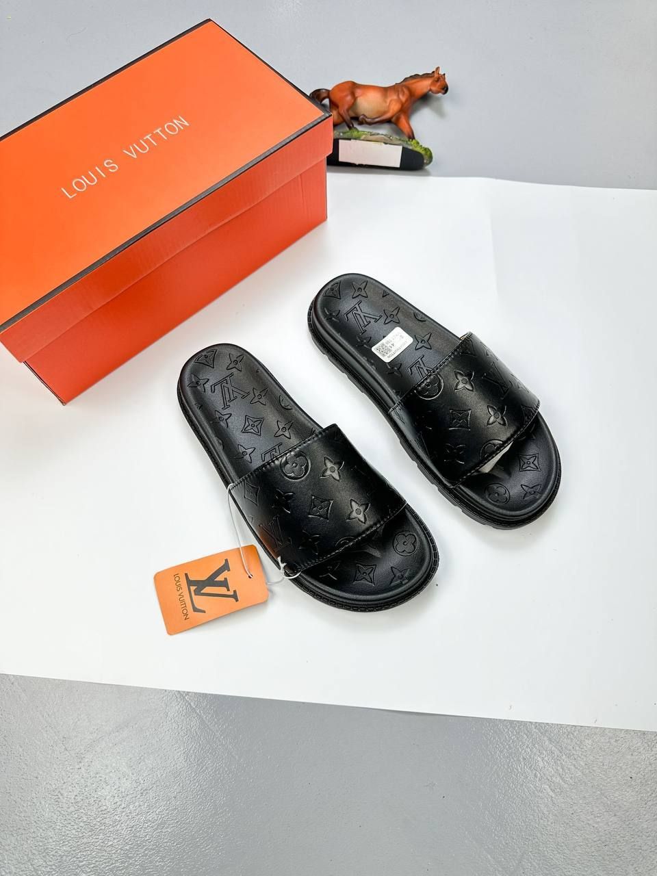 Louis Vuitton Men's Leather Sliders Black Designer Replica Sale UK Man First Copy Fake Reps Slider Men Cheap Price Fakes Rep Flip Flop 1st Copies Sandals Boys 1:1 LV Brand Logo Luxury Slides 1 to 1 Slippers Pool Mules AAA Casual Duplicate