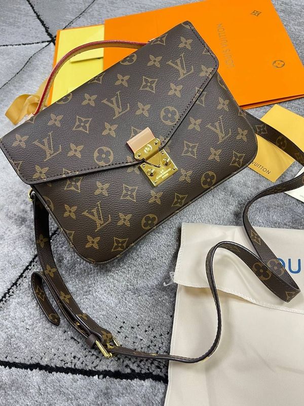 Louis Vuitton LV Women's Leather Crossbody Bag Louis Vuitton Women's Luxury Brown Pochette Metis Bag Reps Sale UK Woman First Copy Replica Cheap Price Cross Body Bags Ladies Fake Rep 1st Copies Leather Crossbody Women Fakes Purse Designer 1:1 AAA LV Brand Logo Long Strap Handbag