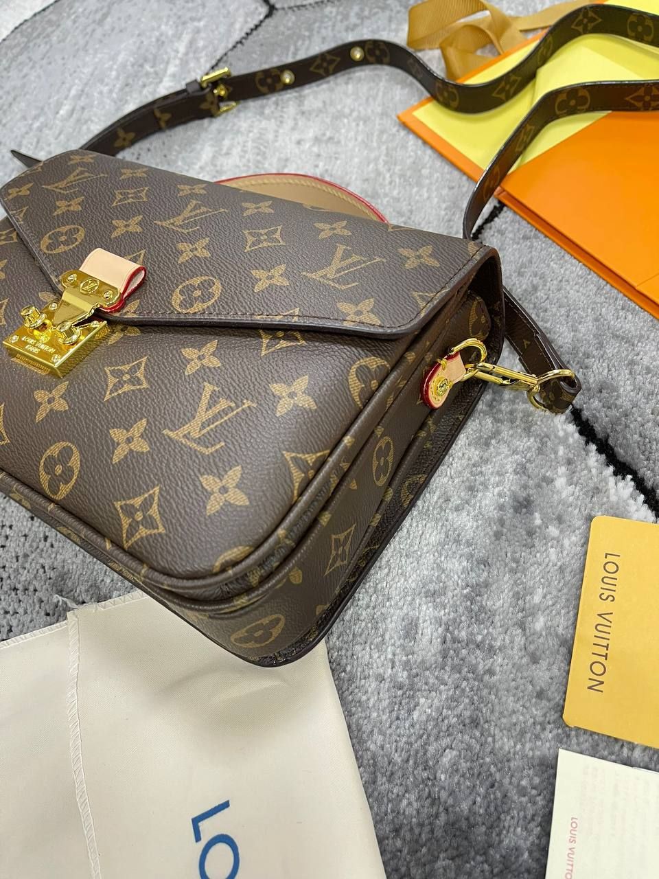 Louis Vuitton Women's Luxury Brown Pochette Metis Bag Reps Sale UK Woman First Copy Replica Cheap Price Cross Body Bags Ladies Fake Rep 1st Copies Leather Crossbody Women Fakes Purse Designer 1:1 AAA LV Brand Logo Long Strap Handbag