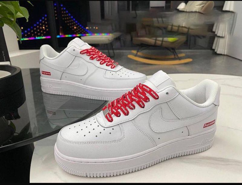 Supreme Air Force 1 Low "Mini Box Logo White" sneakers	Nikes AirForce1 Men Mens Rep Replica Fakes Man Mans Duplicate Sneakers AAA First Copy Cheap Sneaker Shoe Best Sale UK Reps AirForce.1 Trainer  Men's Copies 
