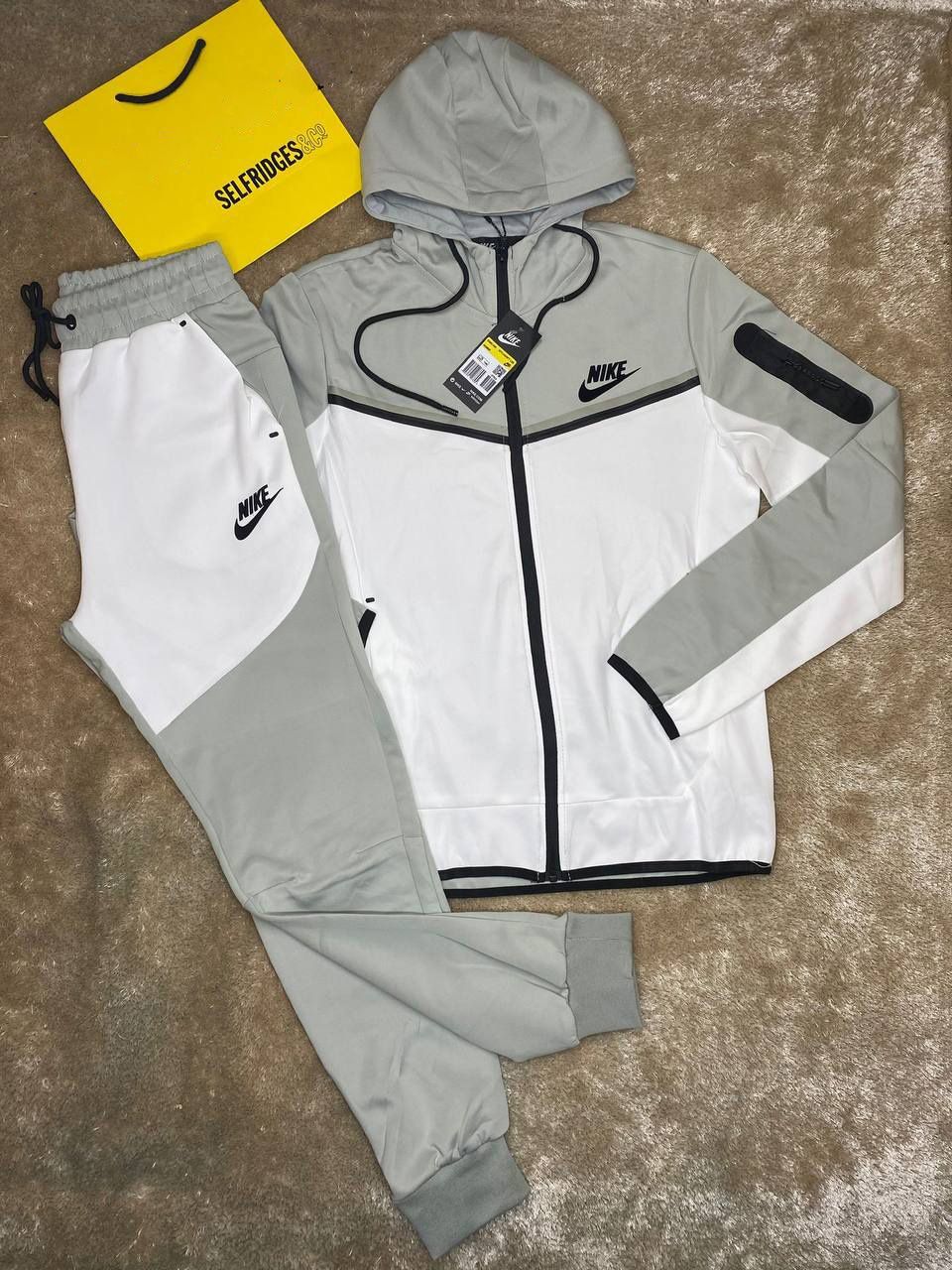 Nike Tech Fleece Tracksuit for Men Grey/White