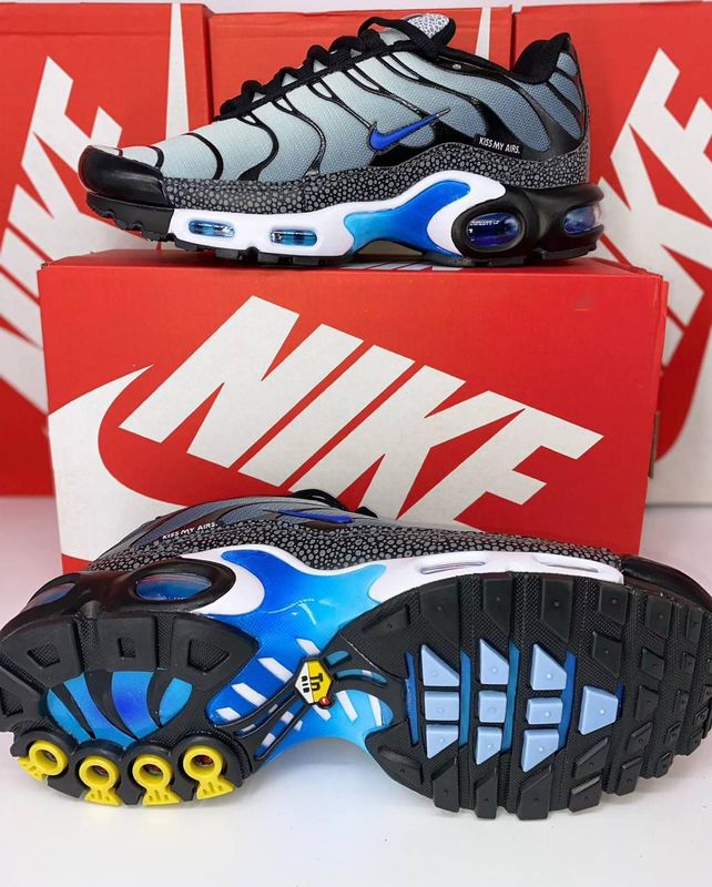 Nike Air Max Plus TN Men Metallic Silver Nike Air Max Plus TN Men Metallic Silver