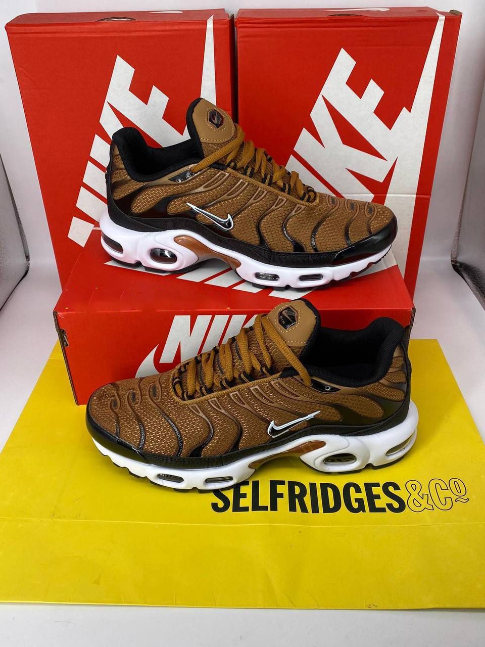 Nike Men's Trainers Trainer TNS TN's 1:1 Golden Harvest Wheat	Nikes Air Max Plus TN Men Mens Rep Replica Shoes Fake Man Mans Duplicate Sneakers Copy Cheap Sneaker Sale UK Reps MAX.TN Air.Max DM0032-700 White Gum Light Brown Black