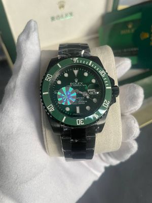 Rolex Submariner Hulk Green Dial Watch with Black Chain Strap