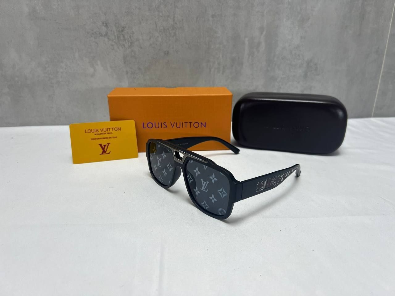 Louis Vuitton Men's Women's Designer Logo Black Sunglasses Sale UK Man Woman First Copy Fakes Luxury Replica Cheap Price Sunglass Men Women 1st Copies Eyewear Rep 1:1 LV Brand Glasses Plastic Square Frame Fake Reps AAA Duplicate 1 to 1 