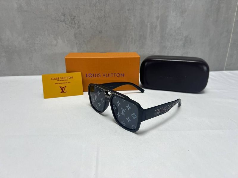 Louis Vuitton Men's Women's Designer Logo Black Sunglasses Sale UK Man Woman First Copy Fakes Luxury Replica Cheap Price Sunglass Men Women 1st Copies Eyewear Rep 1:1 LV Brand Glasses Plastic Square Frame Fake Reps AAA Duplicate 1 to 1 