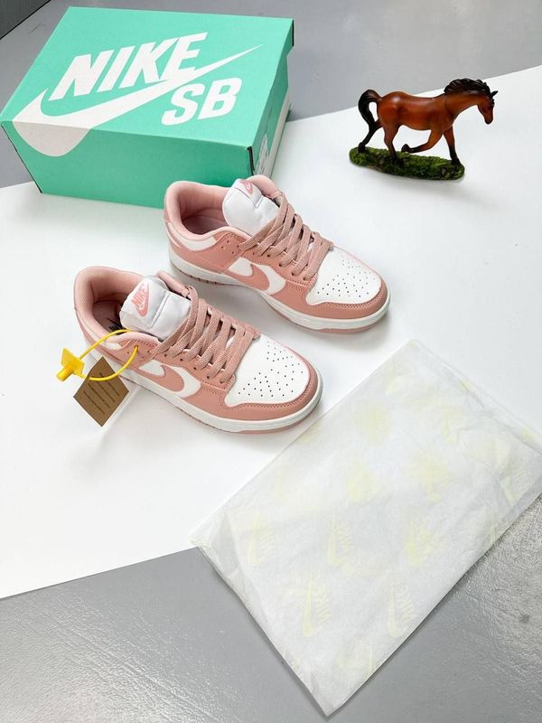 Nike Dunk Ladies Low Rose Whisper Nike Dunk Ladies Low Rose Whisper