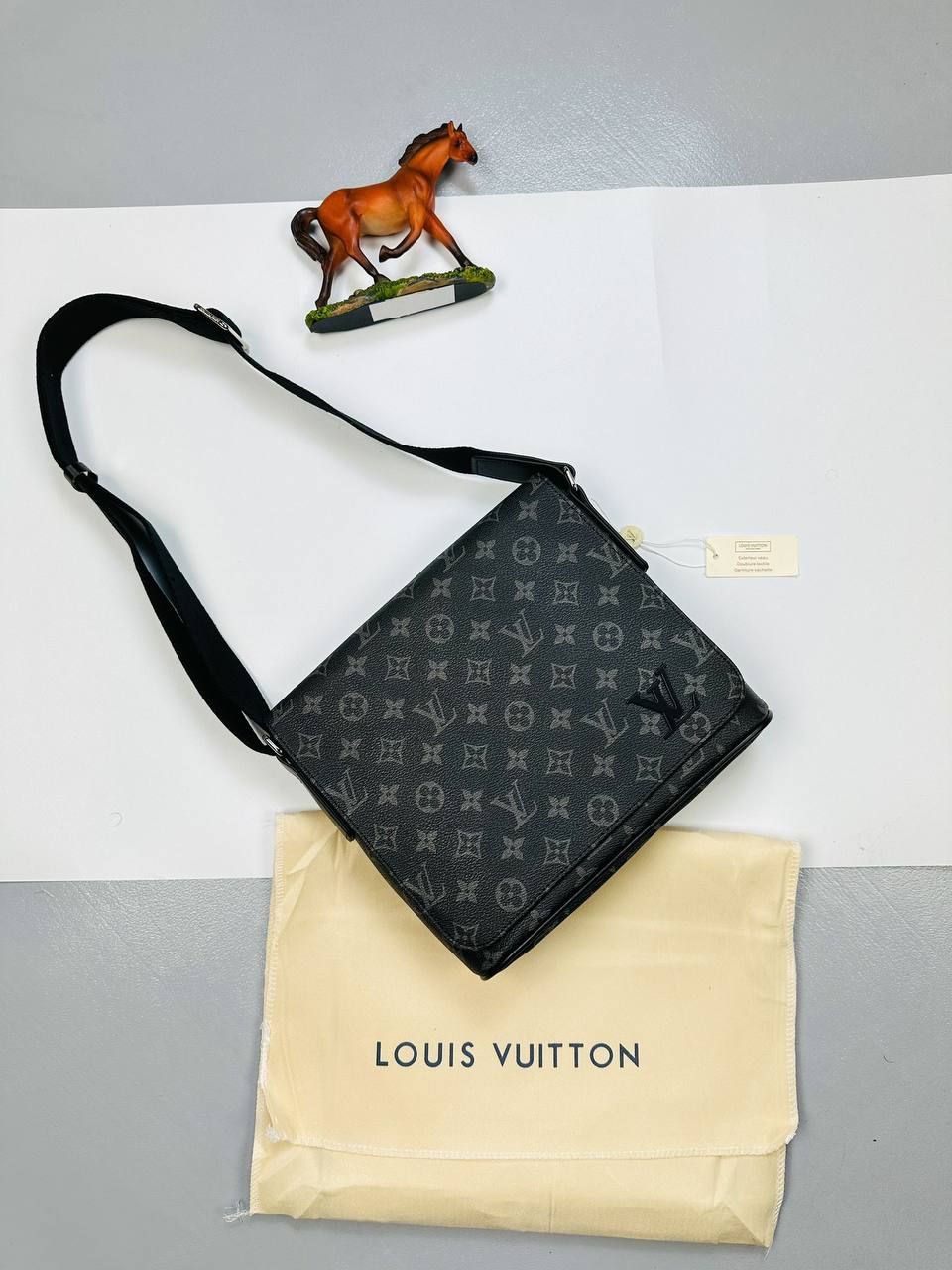 Louis Vuitton Mens District MM Monogram Designer Black Bag Sale UK Men's First Copy Replica Cheap Price Crossbody Reps Man Fake Luxury Shoulder Bags 1st Copies LV Brand Logo 1:1 Fakes Leather Rep AAA Long Belt Duplicate Wallet Purse