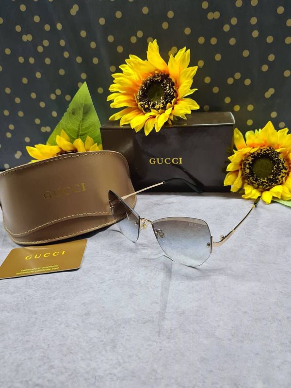 Gucci Men's Women's Blue Gradient Sunglasses Gucci Men Women Designers Replica Fake AAA Blue Gradient Sunglass Sale UK Man Woman Luxury Reps First Copy Cheap Price Glasses Rep Eyewear 1st Copies Fashion Trendy Double GG Brand Logo Metallic Oversize Polarize UV Protected Frameless