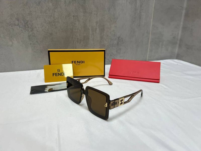 Fendi Square Frame Brown Sunglasses Fendi Square Frame Brown Sunglasses