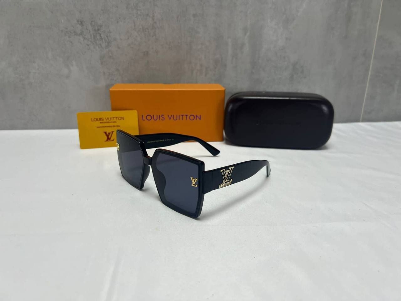 Louis Vuitton Square Frame Black Sunglasses